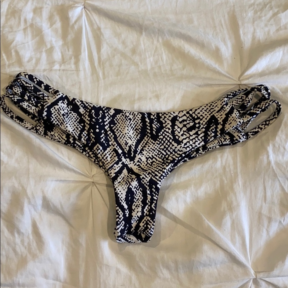 Midori tavarua bottoms